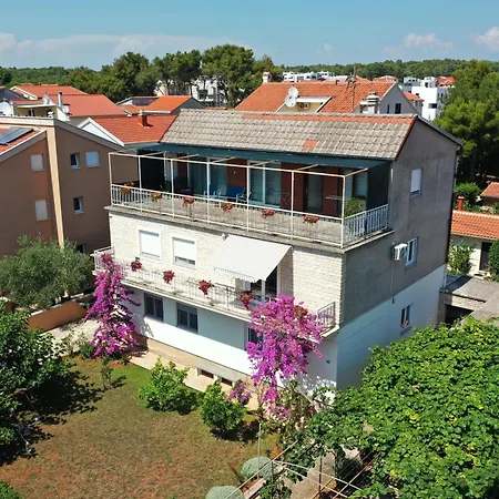 Light - With Air Conditioning 4* Zadar