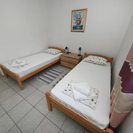 Gostinjska kuća Light - With Air Conditioning 4*
