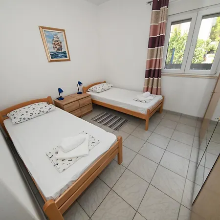 Gostinjska kuća Light - With Air Conditioning 4*