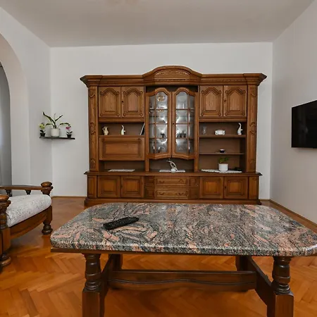 Light - With Air Conditioning 4* Zadar
